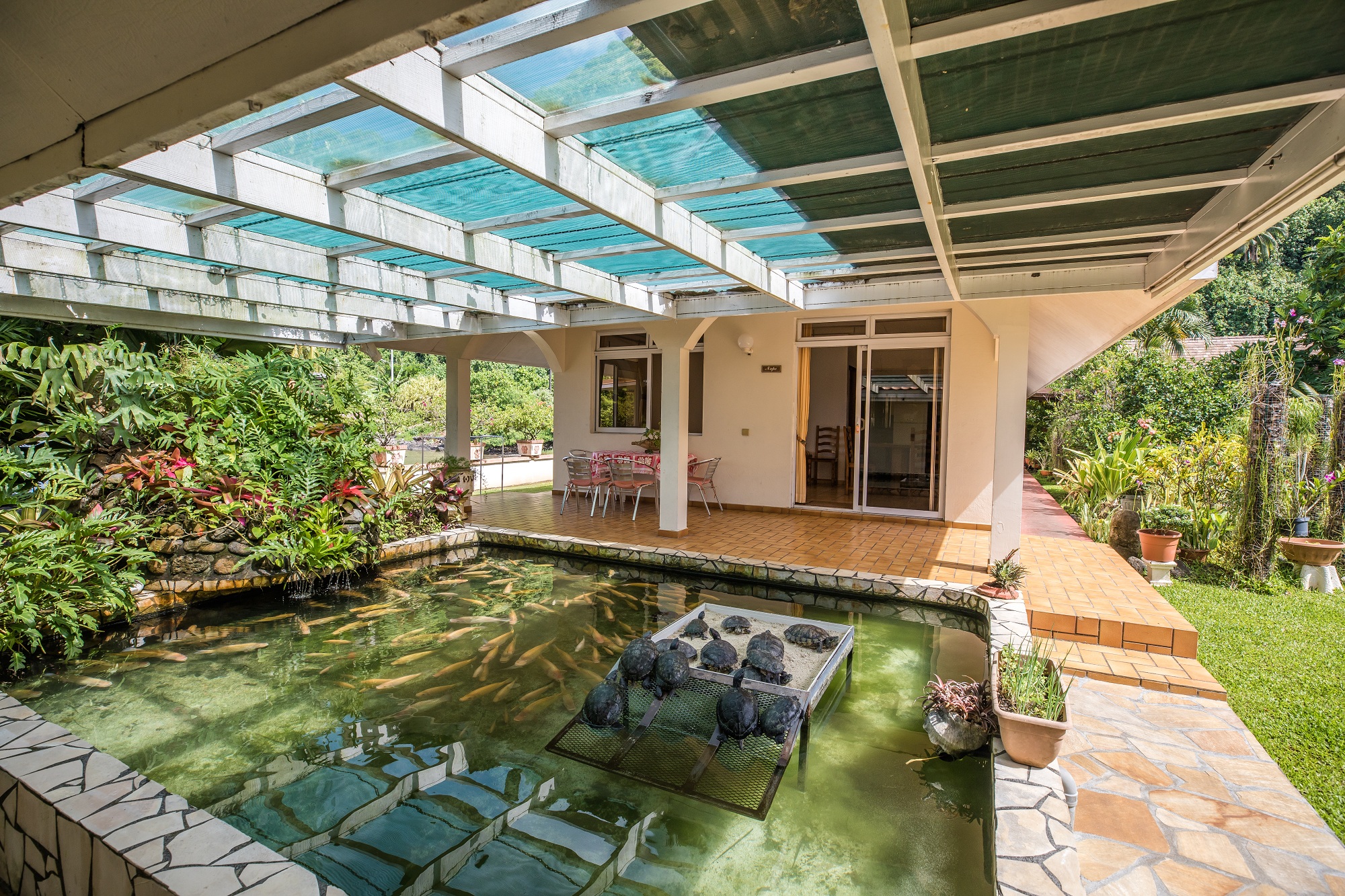 Vue aérienne du site de Hiti Moana Villa, PK 32 côté mer, Papara, Tahiti